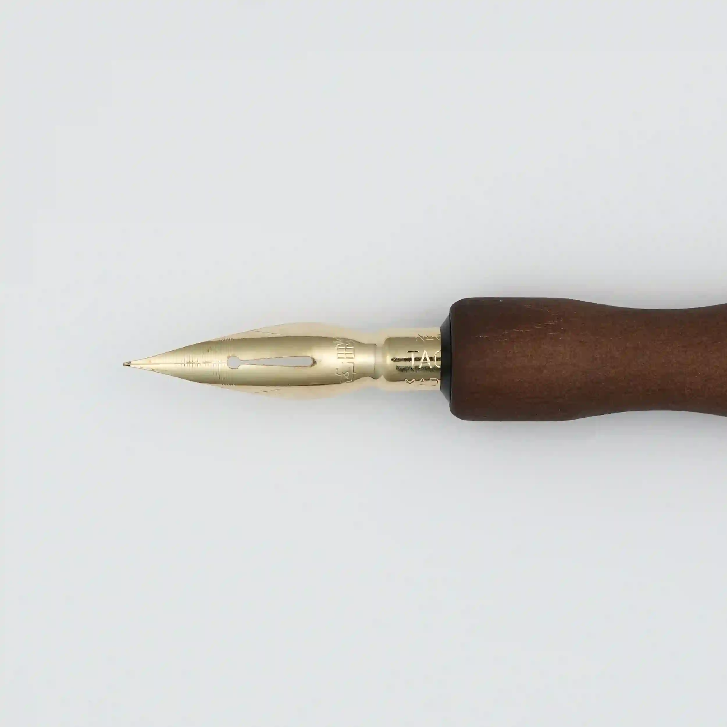 Tachikawa Premium TAMO Federhalter Detail Spitze